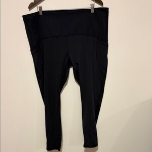 High-Rise Black Plus-Size Pocket Leggings